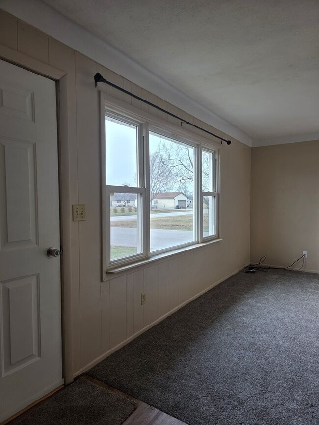 Building Photo - Three bedroom home in North Baltimore