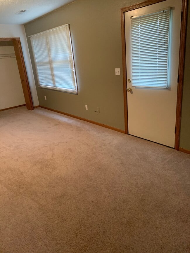 basement bedroom - 2520 Walden Rd