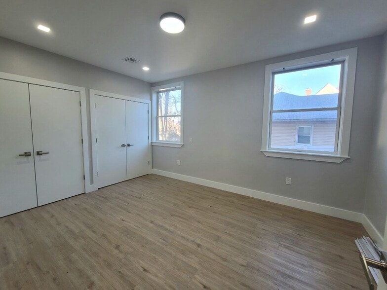 Building Photo - 205 Mt Vernon Ave