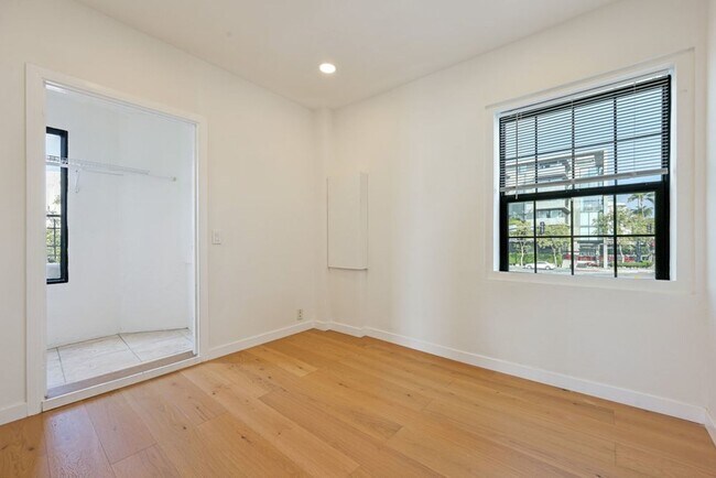 Building Photo - 3741 Park Blvd