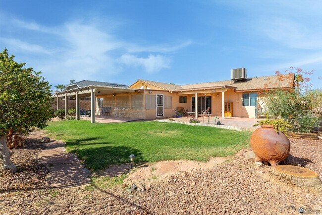 Building Photo - 10605 S Del Vista Dr
