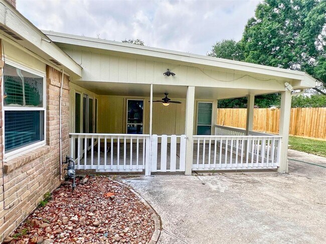 Building Photo - 15810 Stanhope Ct
