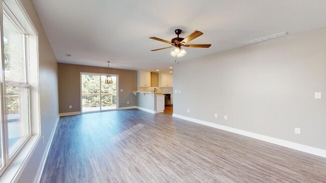 Building Photo - 3 bed 2 bath in Savannah schools close to I-29