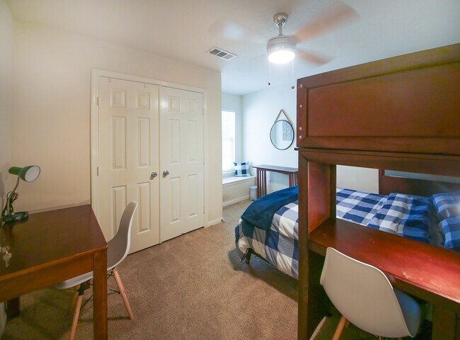 Building Photo - 19 Grand Bayou Pl