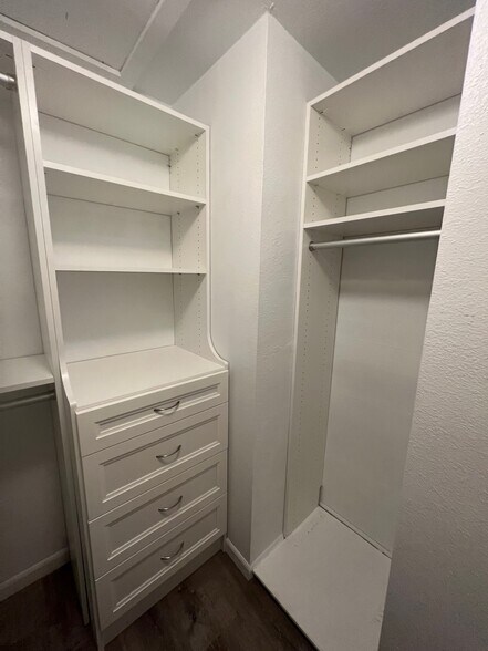 Building Photo - 7835 E Glenrosa Ave