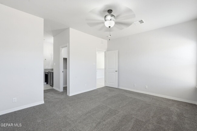 Building Photo - 909 Larkhall Pl
