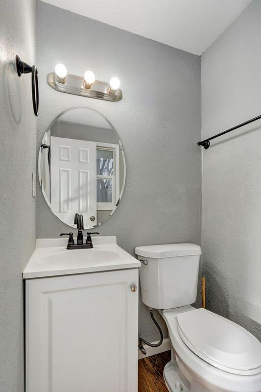 Building Photo - 2843 E Monroe Terrace