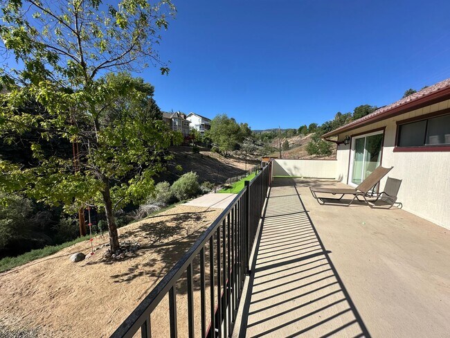 Building Photo - 2677 Rodney Dr