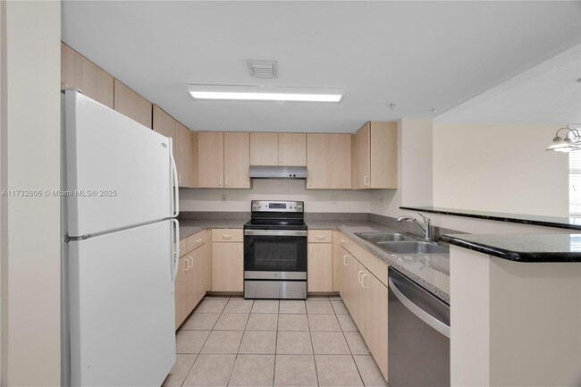 Building Photo - 3000 Coral Wy