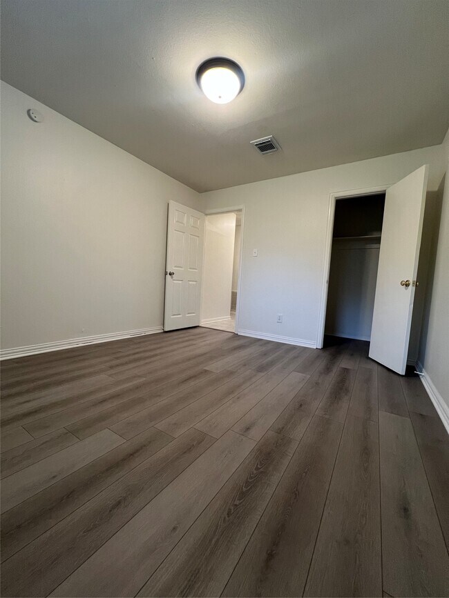 Building Photo - 12818 Westella Dr