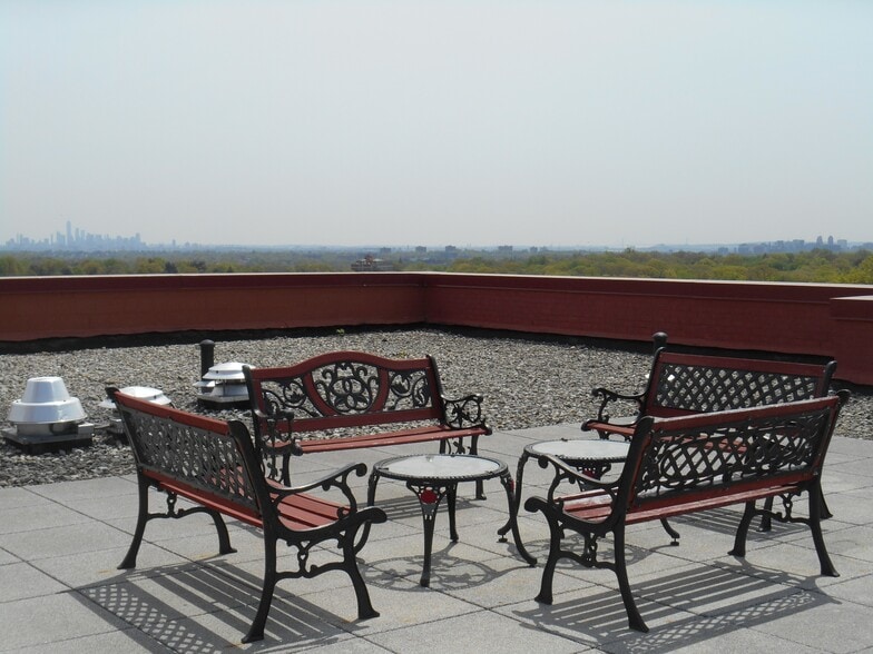 Roof Deck - 5 Roosevelt Pl