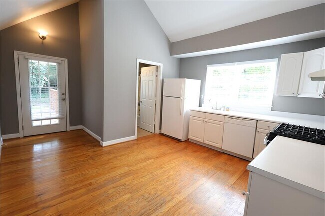 Building Photo - 771 McLendon Dr