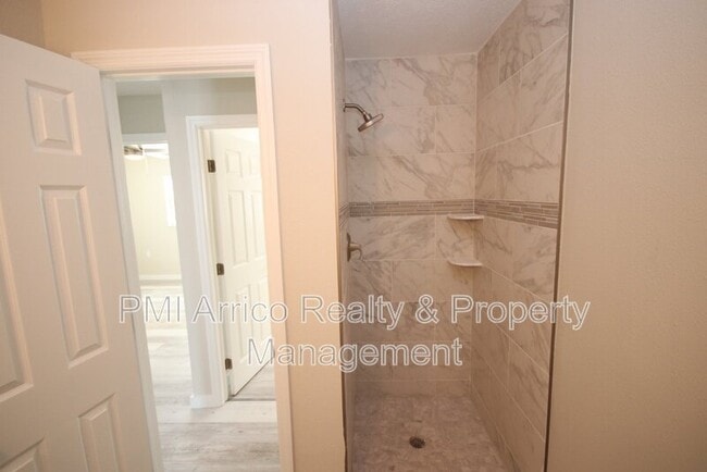 Building Photo - 671 Allegheny Dr
