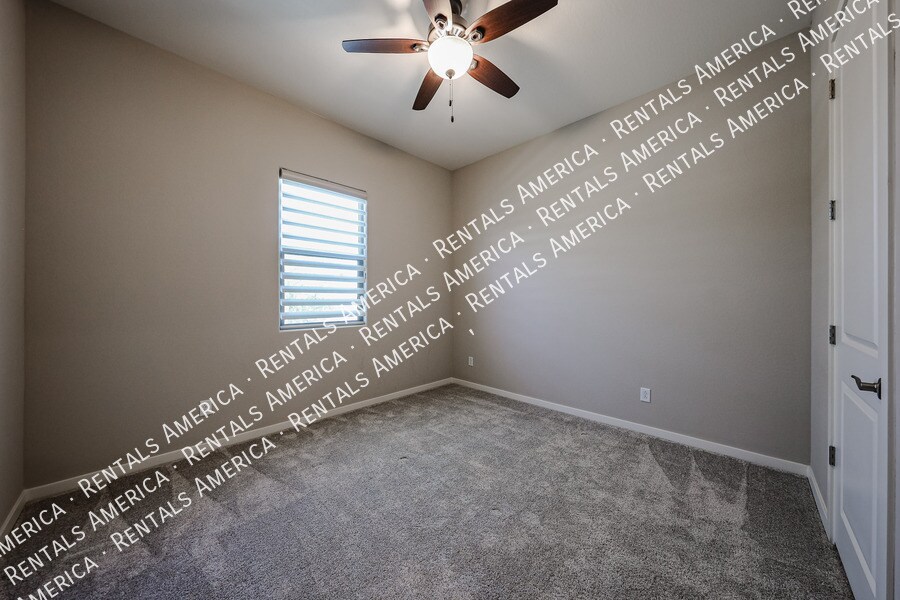 Building Photo - 42085 W Morning Glory Way