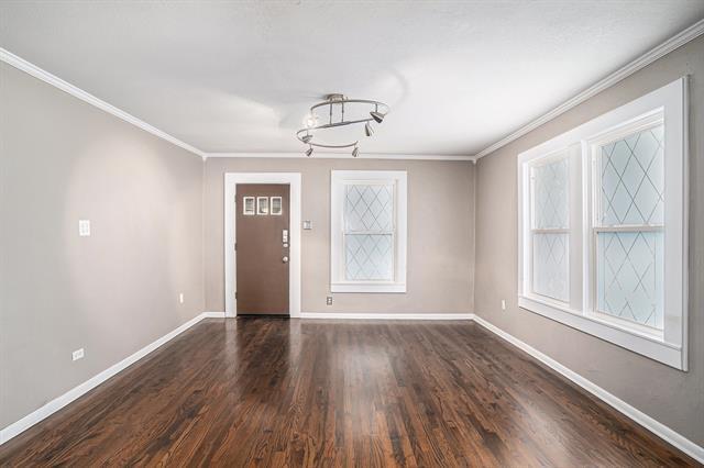 Building Photo - 2117 Sanborn St