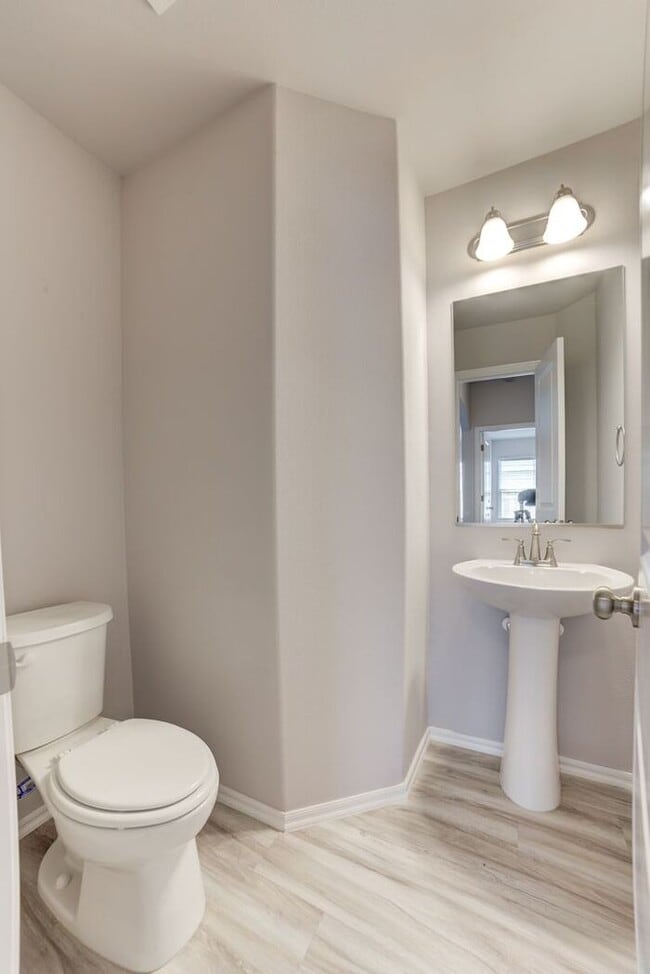 Building Photo - 4/2.5/2 New Construction Available Now!