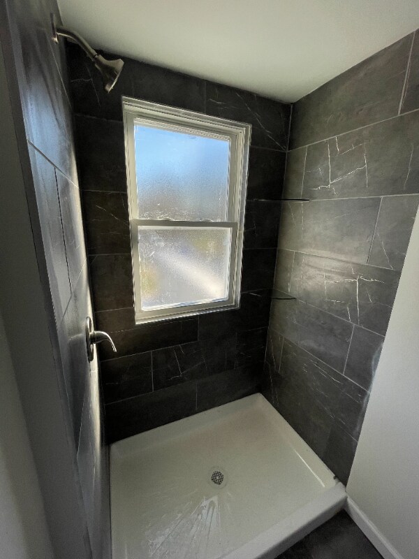 Building Photo - 116-118 S Main St