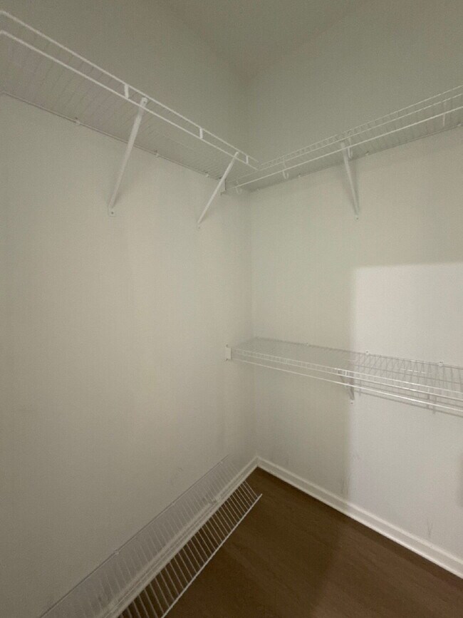 Building Photo - Fully Renovated Spacious 3BR in South Memphis – Section 8 Welcome