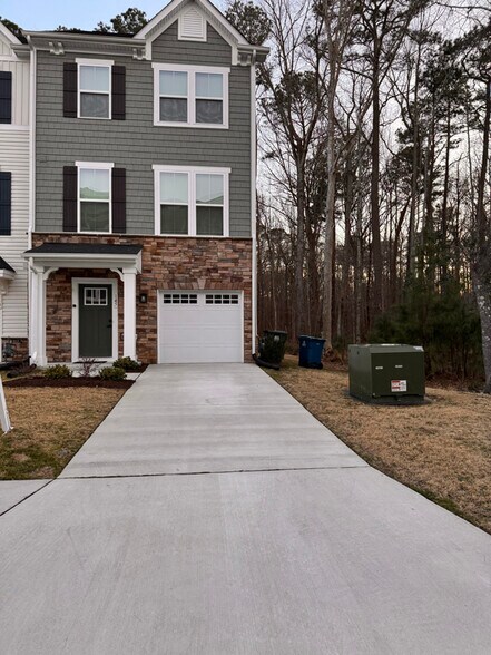 Building Photo - 145 Big Wds Dr