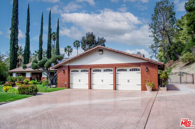 Building Photo - 15845 Condor Ridge Rd