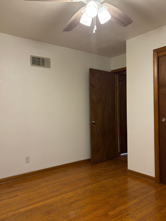 Building Photo - 4175 Eastridge Dr