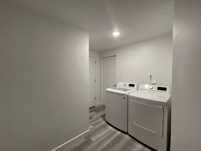 Laundry room - 4265 S Steele Creek Ct