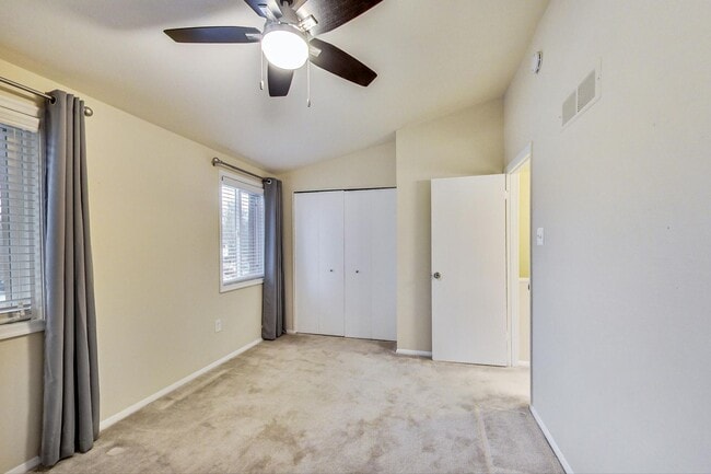 Building Photo - COMING SOON - Updated 3+2.5 End Unit w/ 2 PARKING SPACES