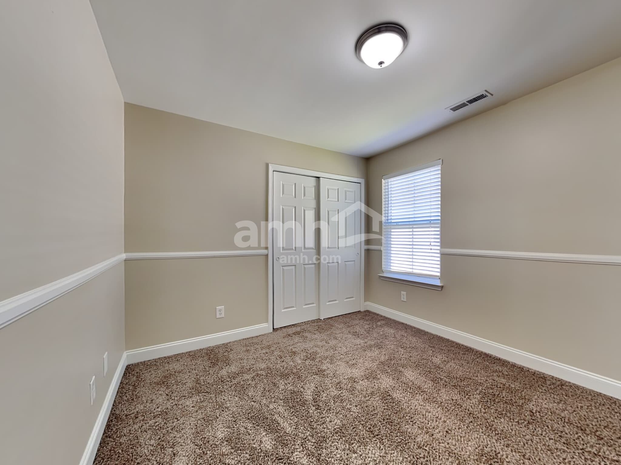 Building Photo - 284 Killarney Trl