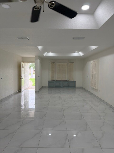 Building Photo - 4304 W Rogers Rd