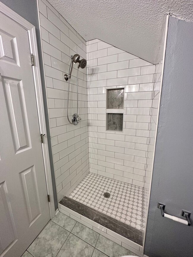 Building Photo - 918 Claeven Cir