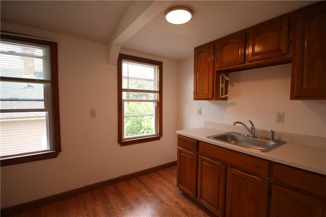 Building Photo - 177 Boyden St