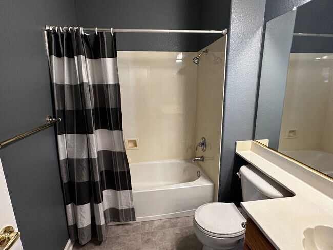 Building Photo - Wonderful Location within Summerset 4, a 5...
