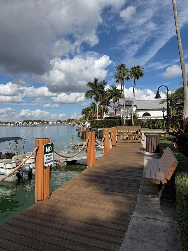 Building Photo - 14640 SW 132nd Ct