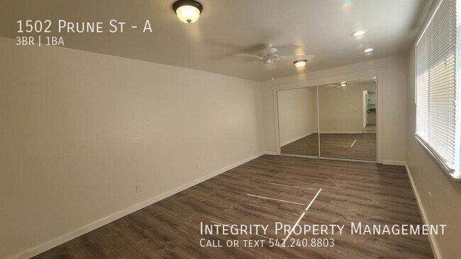Building Photo - 1502 Prune St