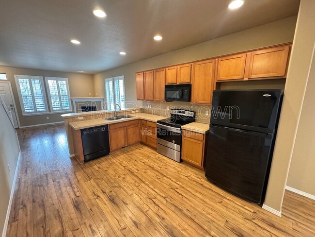 Building Photo - 1460 NE Redspire Ln