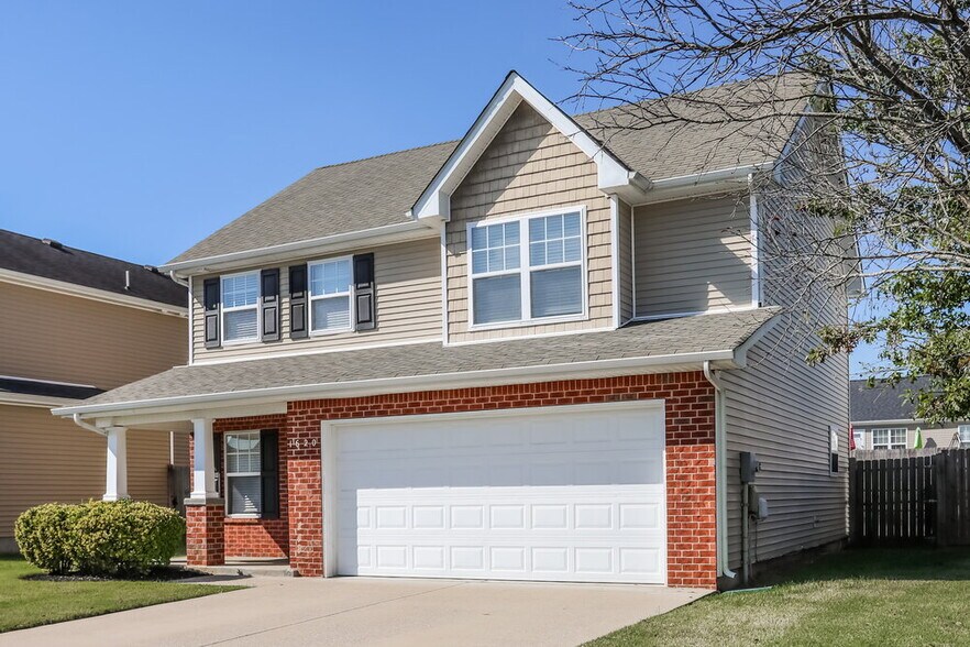 Building Photo - 1620 Beaconcrest Cir