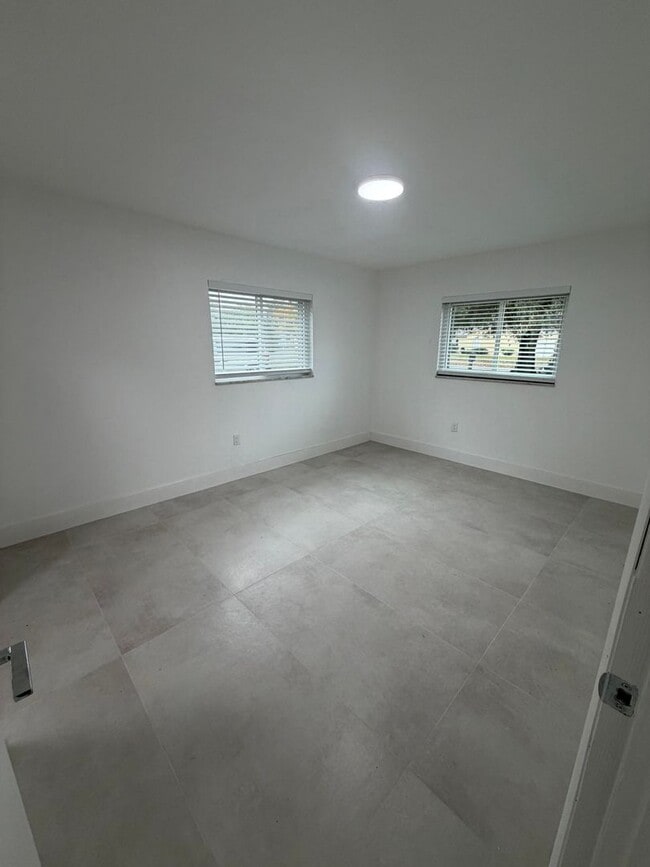 Building Photo - Fully Renovated 3-Bedroom Home with Garage in Orlando