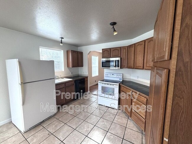 Building Photo - 2005 8th Ave N