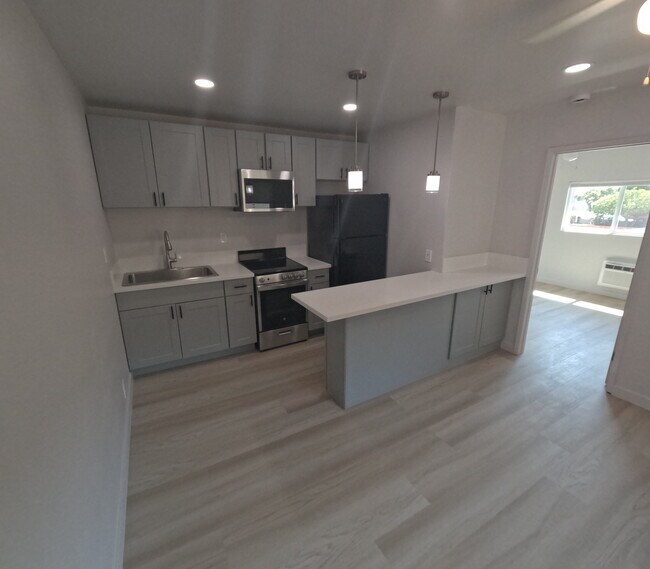 Building Photo - 2481 Ulric St