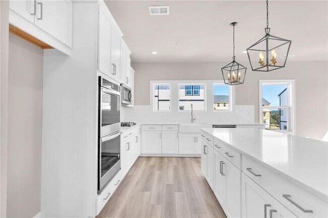 Building Photo - 423 Lincoln St