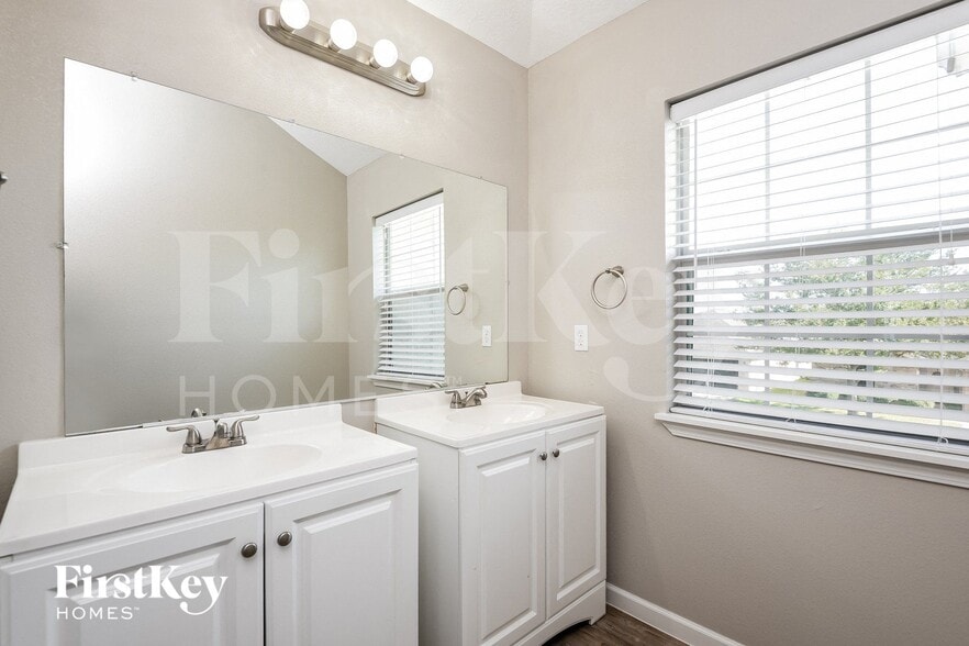 Building Photo - 8207 Sugar Cane Dr