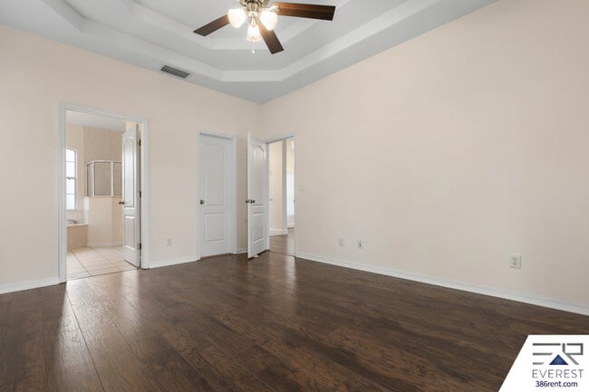 Building Photo - 7 Robin Pl