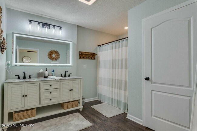 Building Photo - 184 Logrono Ct