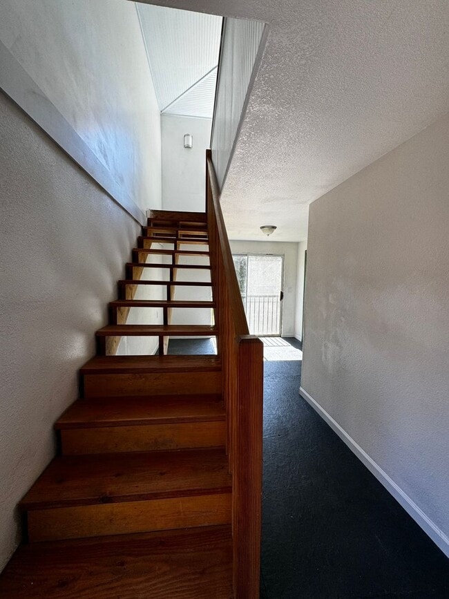 Building Photo - 1843 Square Foot River Front two level hom...