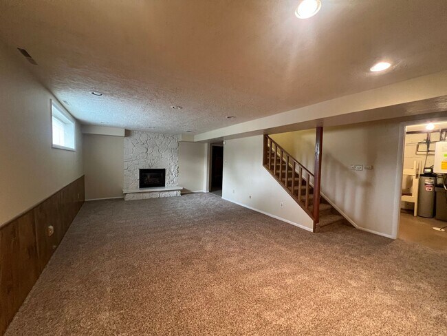 Building Photo - Spacious Family Home in Highland High School Area – Pocatello, ID!
