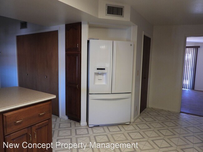 Building Photo - 4 br, 2 bath House - 2240 S Camino Seco