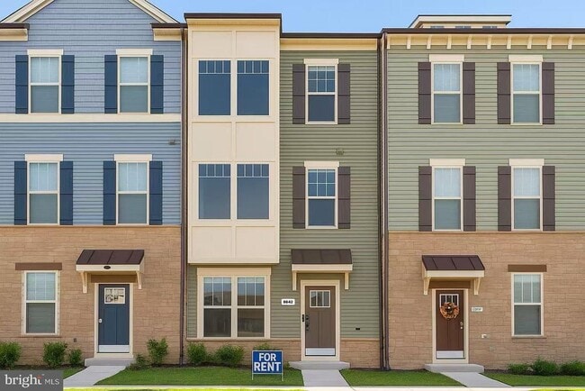 Building Photo - 8642 Satinwood Dr