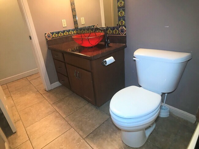 Building Photo - 4Bed/3.5Bath WITH A POOL Now available in Mcallen TX (Taylor and 495)