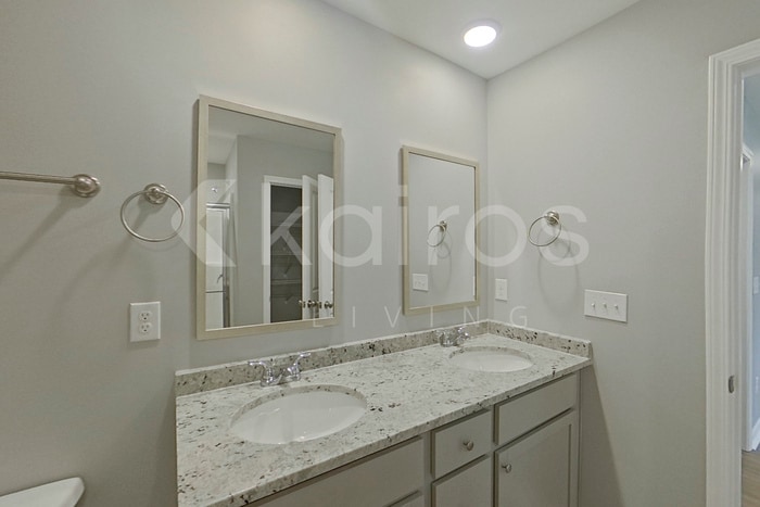 Building Photo - 664 June St