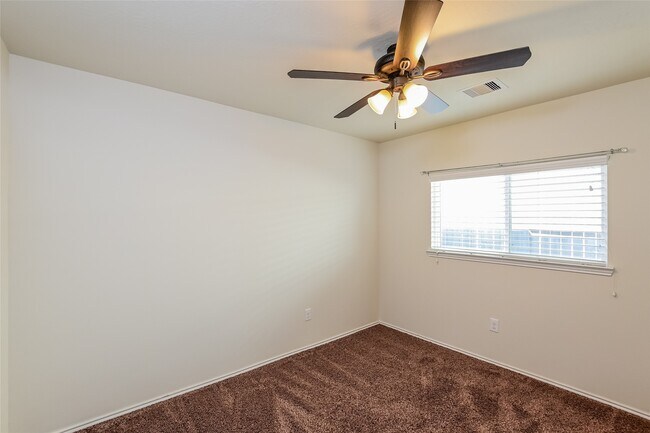 Building Photo - 15011 Mause Creek Dr